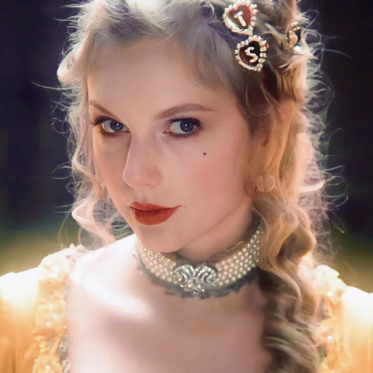 Taylor Swift “Bejeweled” MV Inspired Bejeweled Heart Pearl Hair Clips