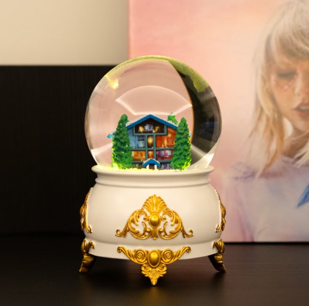 Snowglobe/Ornament