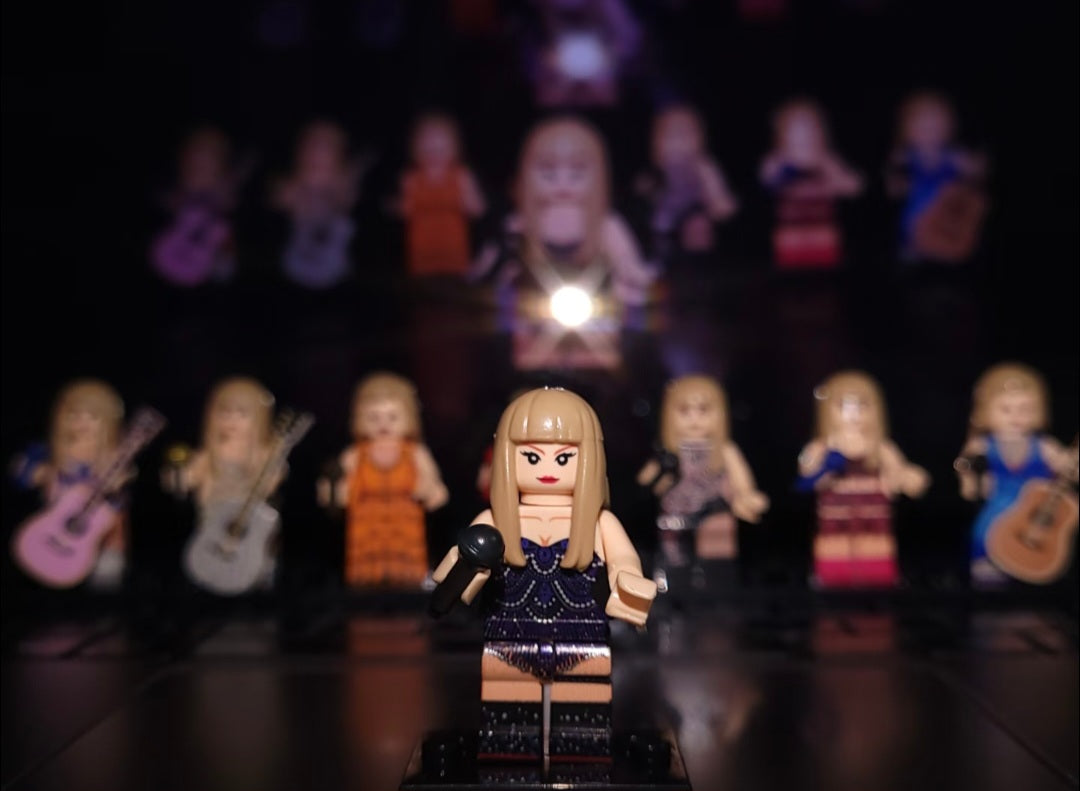 Taylor Swift Pop Singer Minifigures Lot Of 8