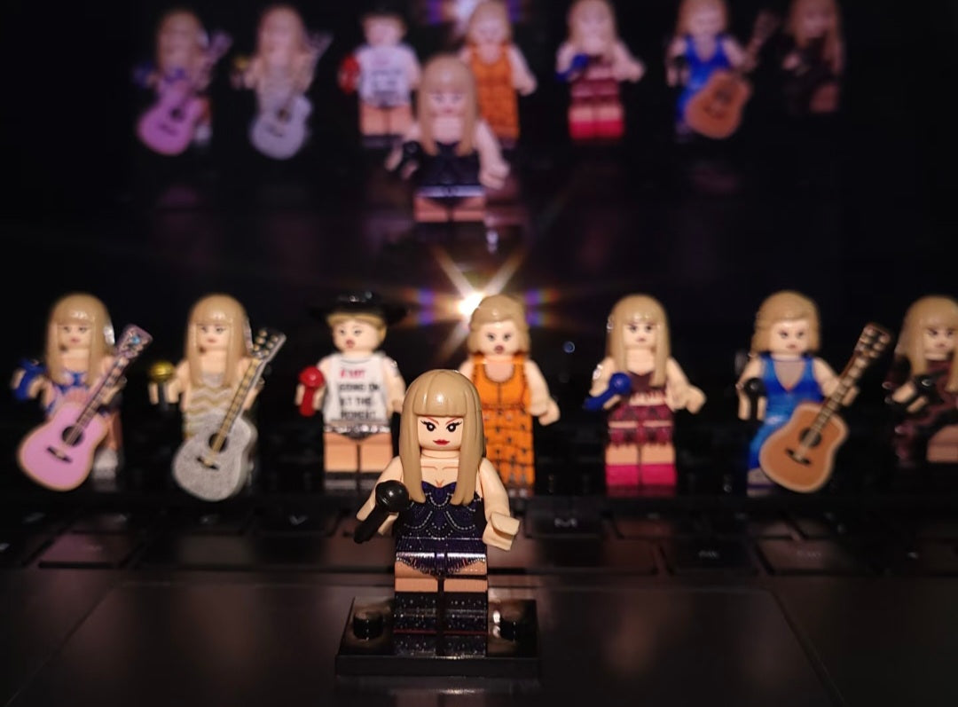 Taylor Swift Pop Singer Minifigures Lot Of 8