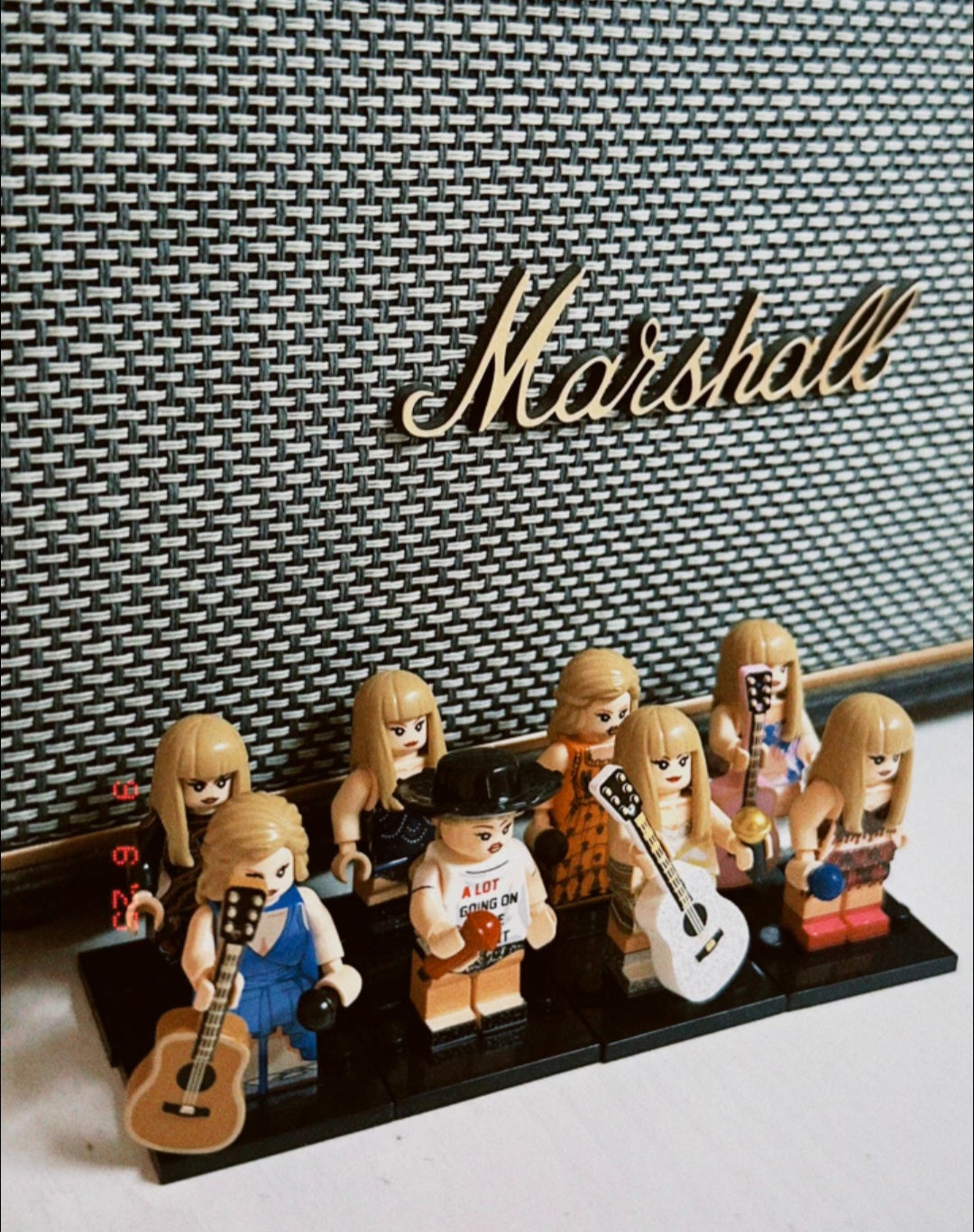 Taylor Swift Pop Singer Minifigures Lot Of 8
