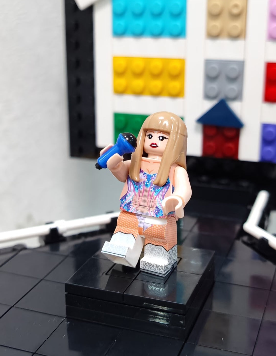 Taylor Swift Eras Tour Lifting Stage Building Block Set with 8pc Minifigures