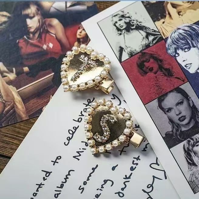 Taylor Swift “Bejeweled” MV Inspired Bejeweled Heart Pearl Hair Clips