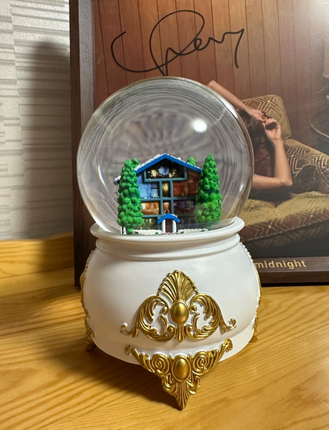 Lover House Snowglobe