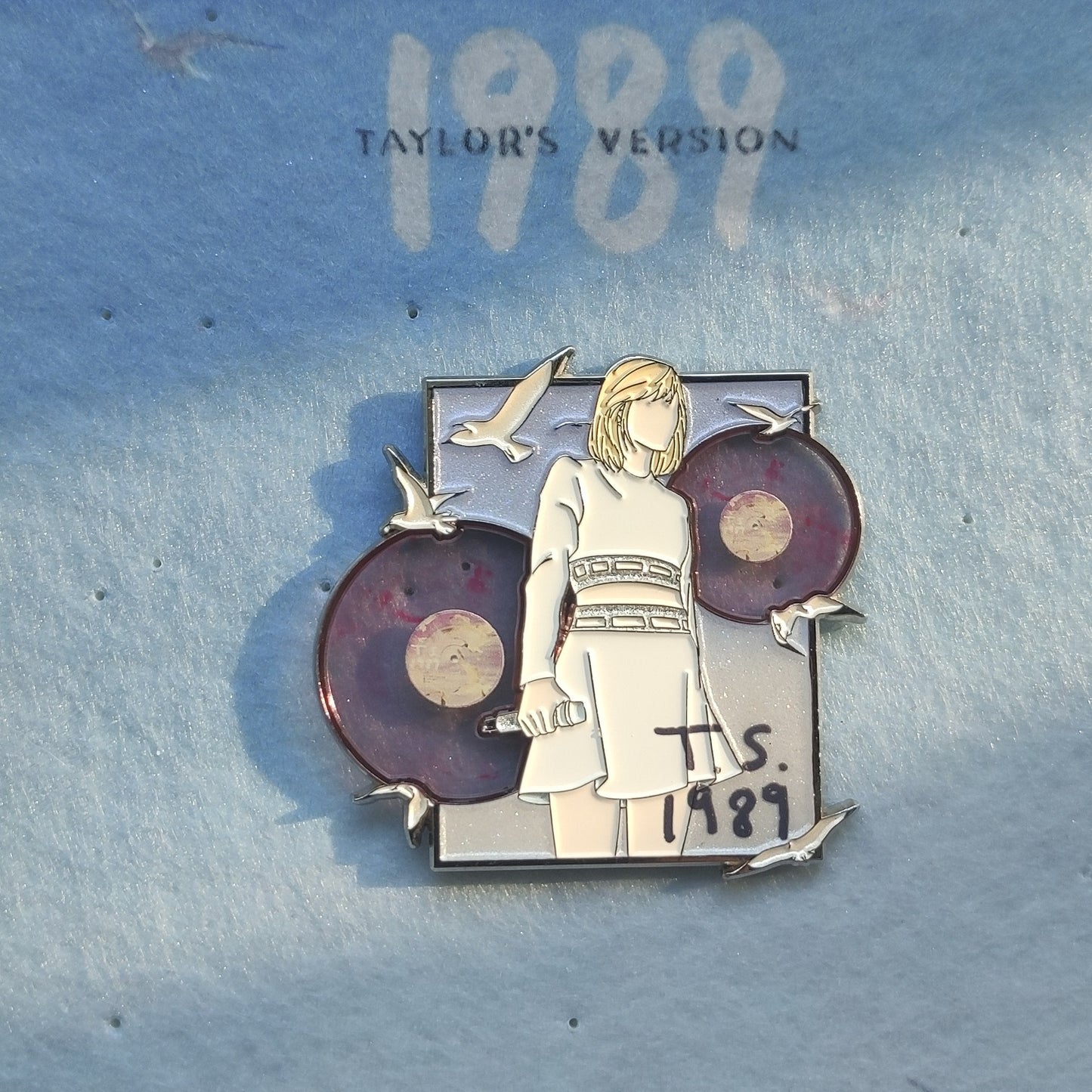 Taylor Swift 1989 Enamel Metal Brooch Pin